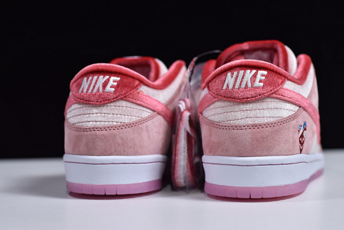 strangelove x nike sb dunk low sb ct2552-800